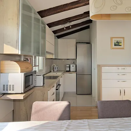 Cozy Penthouse Near Palace Split